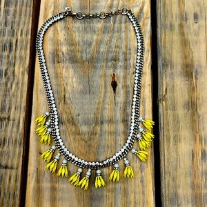 🌼🌼🌼 BANANA REPUBLIC FLORAL BELL NECKLACE EUC 🌼🌼🌼